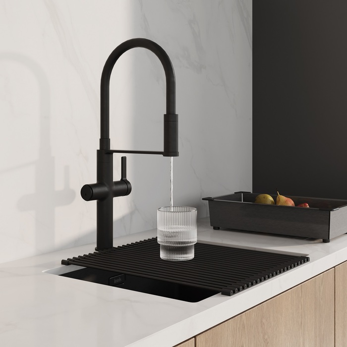 Фото товара на маркетплейсе yandex Смеситель для кухни с каналом для фильтрованной воды и гибким изливом  IDDIS Ikon IKNBLFFi05 черный матовый